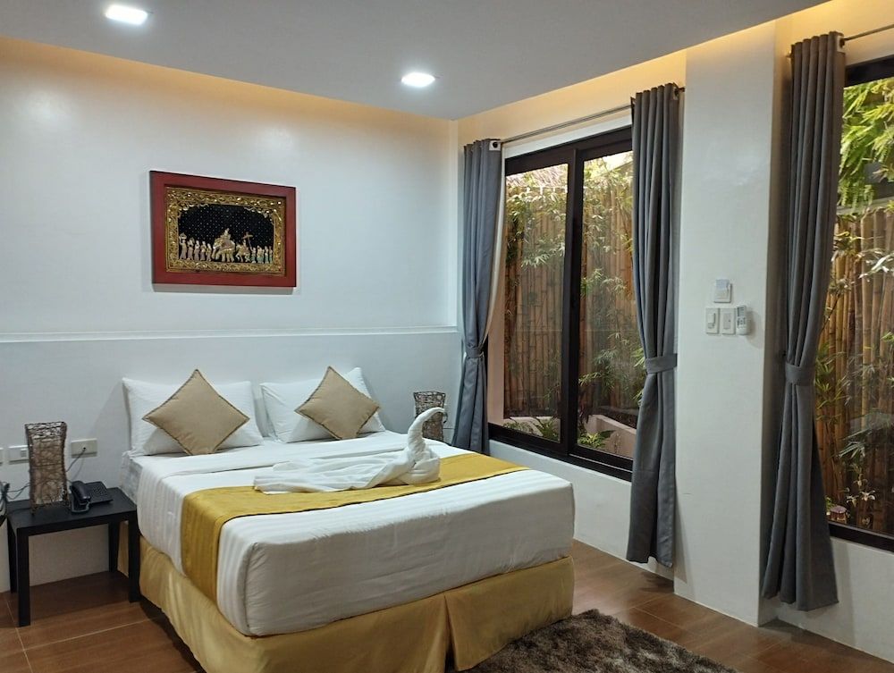 Deluxe with Garden View (1QB)
