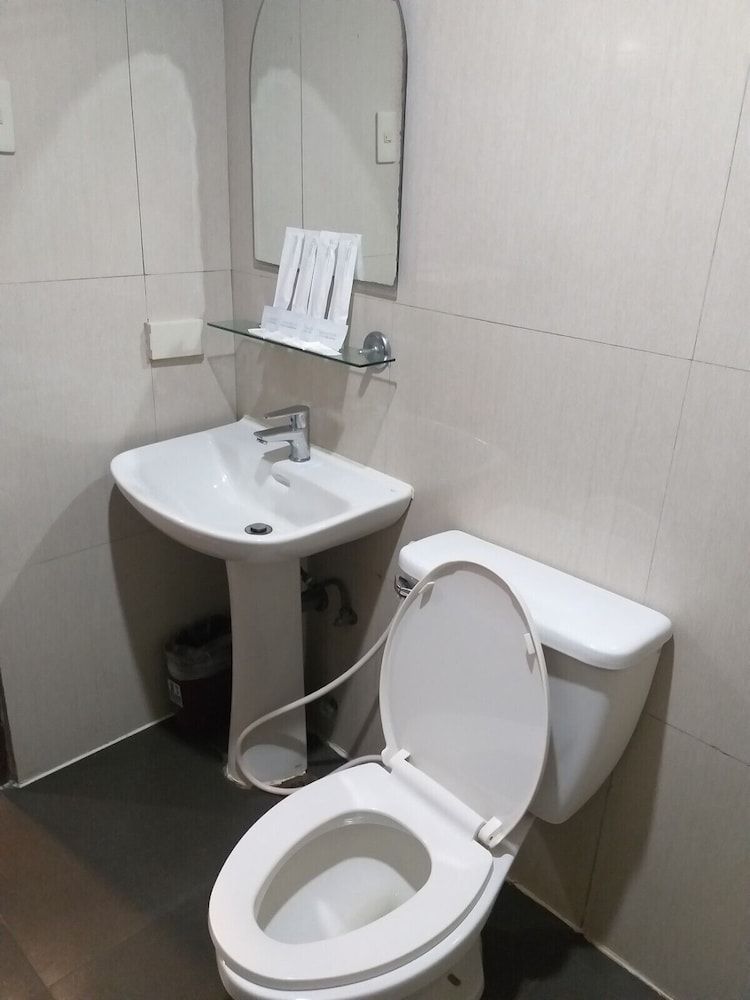 Royale Parc Hotel Puerto Princesa Palawan Standard Double Room 7