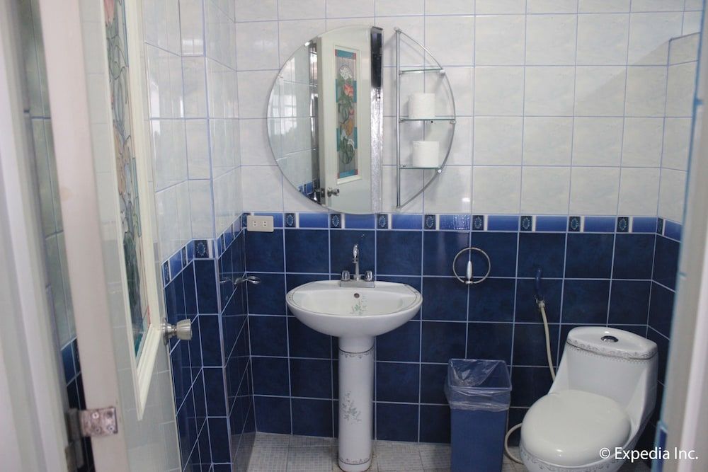 Blue Rock Beach Resort Executive Room, Beachfront 7