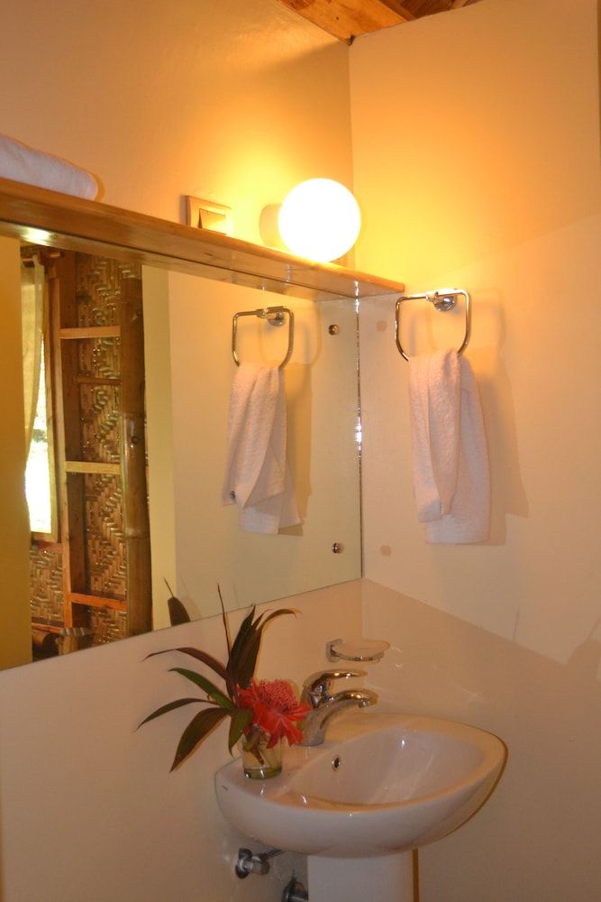 Camiguin Volcan Beach Eco Retreat & Dive Resort Romantic Cottage, Beach View, Beachside 5