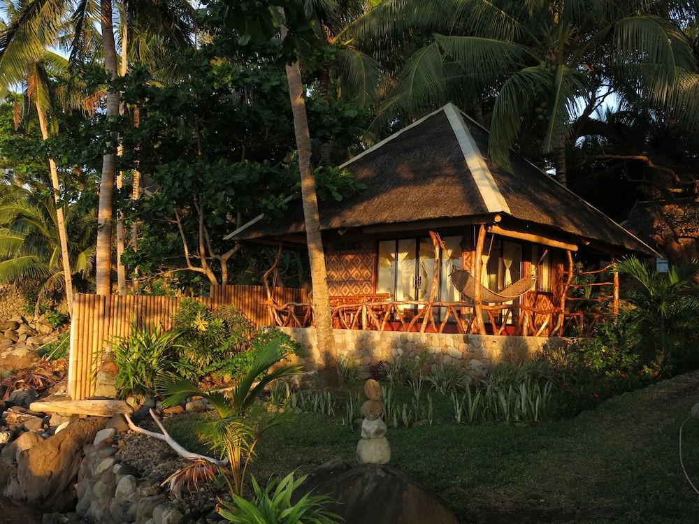 Camiguin Volcan Beach Eco Retreat & Dive Resort Romantic Villa, Beach View, Beachfront 2