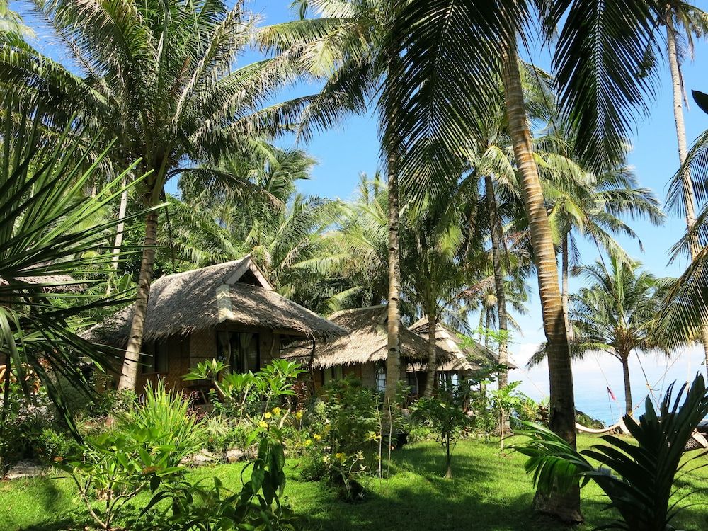 Camiguin Volcan Beach Eco Retreat & Dive Resort Romantic Cottage, Beach View, Beachside 4