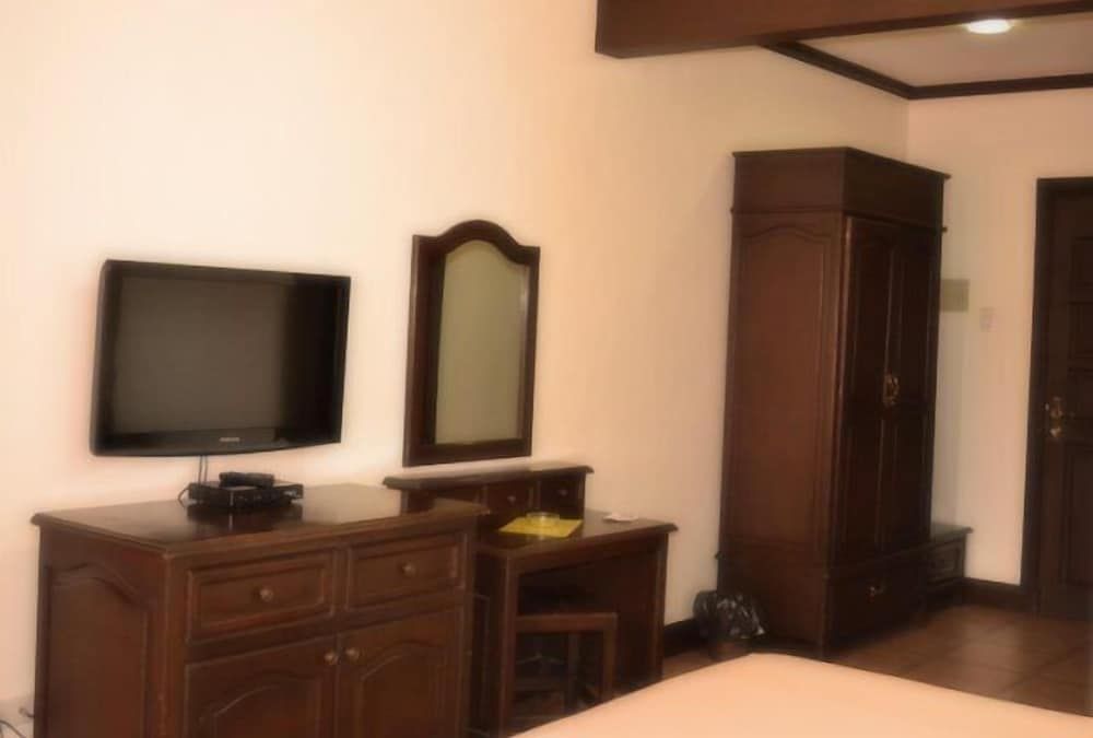 Ace Penzionne Deluxe Room 6