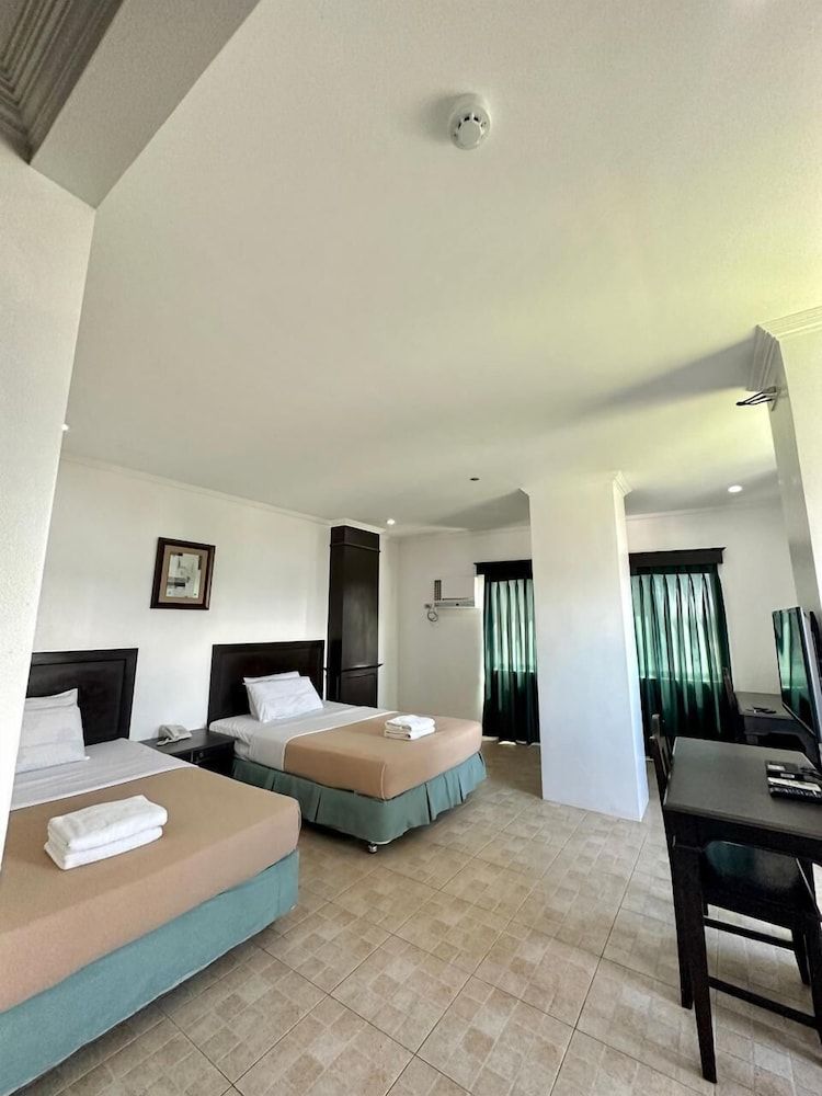 Ace Penzionne Family Room