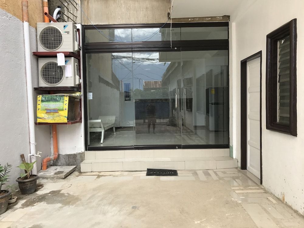 undefined 4C's Tourist Lodge 4