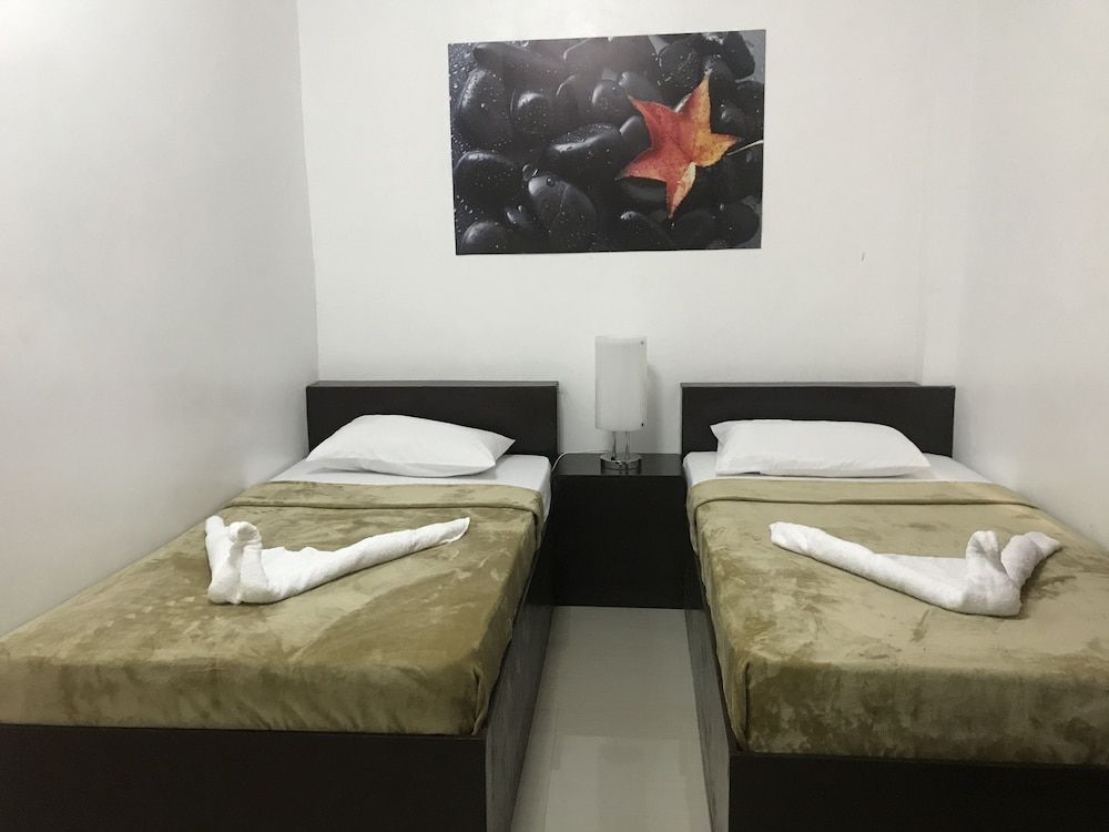 4C's Tourist Lodge Standard Twin Room 4