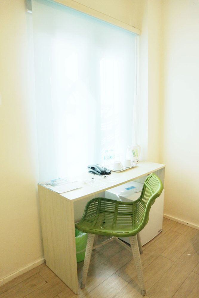 Lime Hotel Boracay Superior Twin Room 8