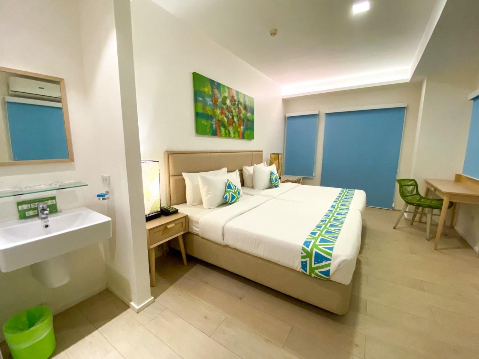 Lime Hotel Boracay Deluxe Double 14