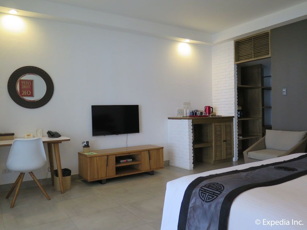 La Chevrerie Resort & Spa Deluxe Room, 1 King Bed, Sea View 10