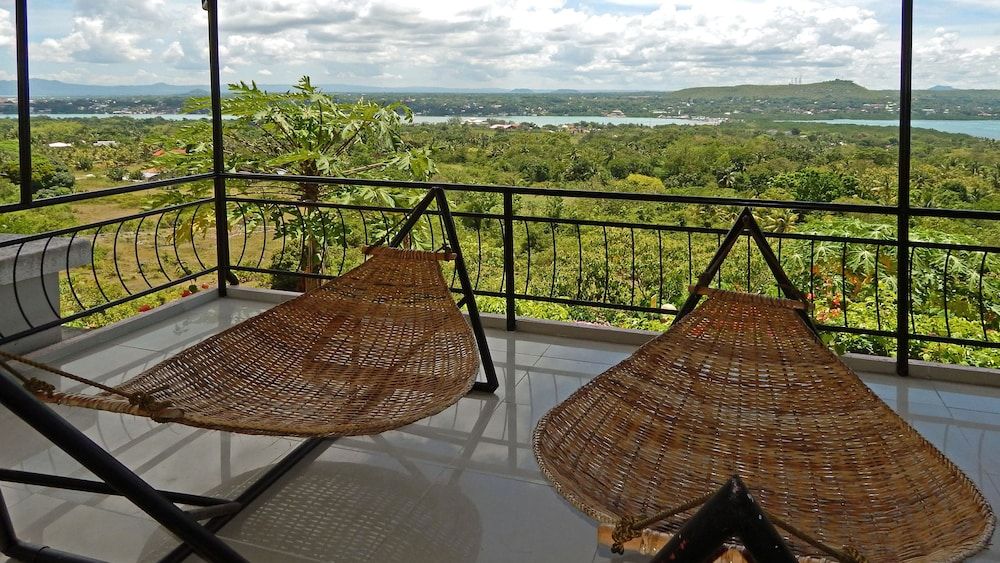 Bohol Vantage Resort Deluxe Studio Suite, Sea View 6