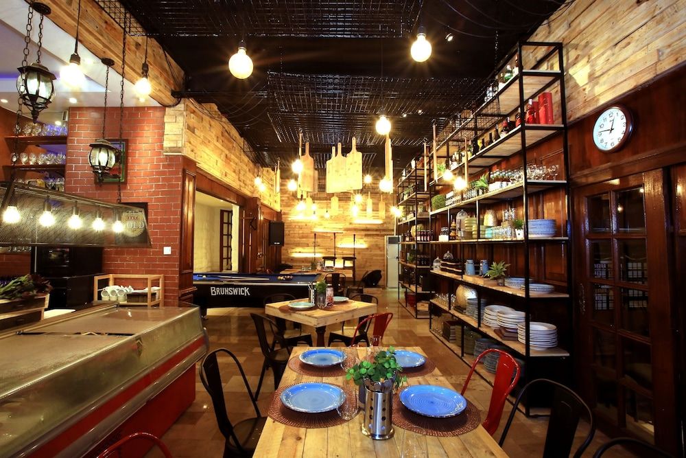 undefined Swagman Hotel 5