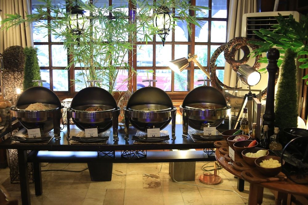 undefined Swagman Hotel 8