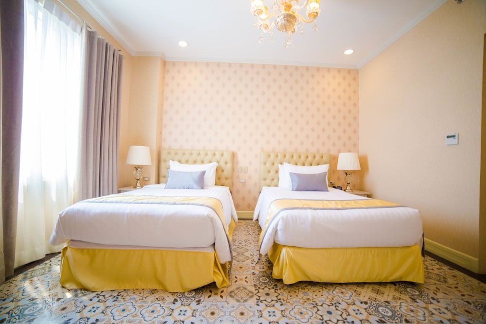 undefined Rizal Park Hotel