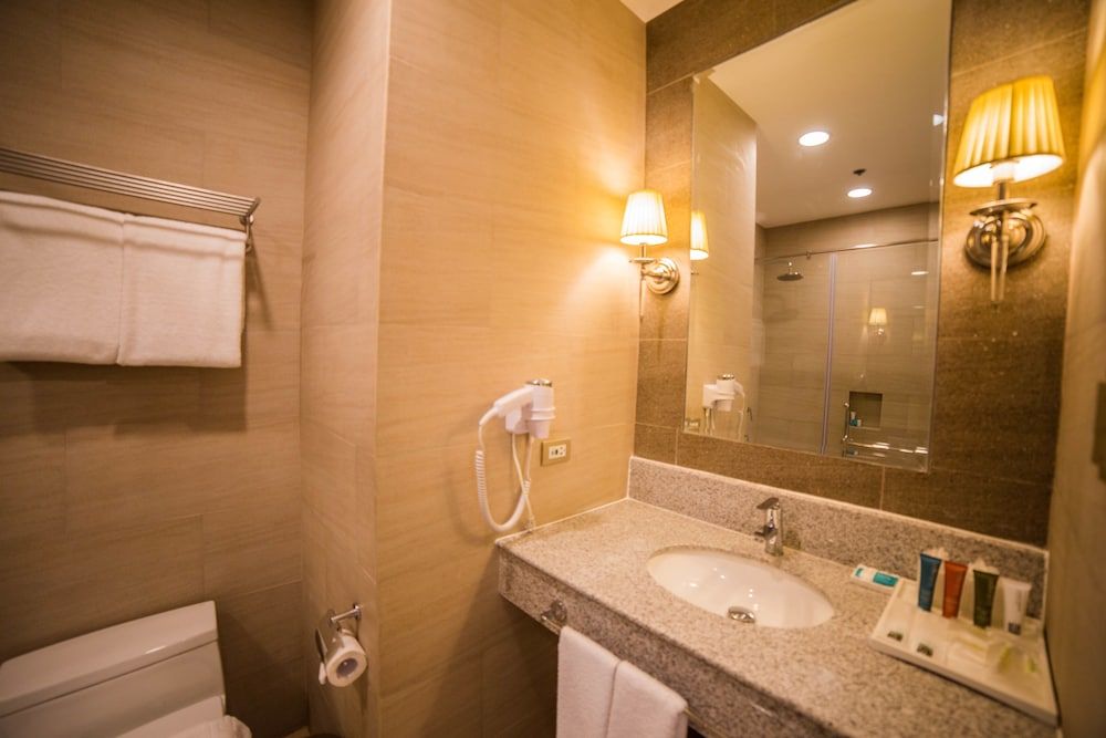 undefined Rizal Park Hotel 9