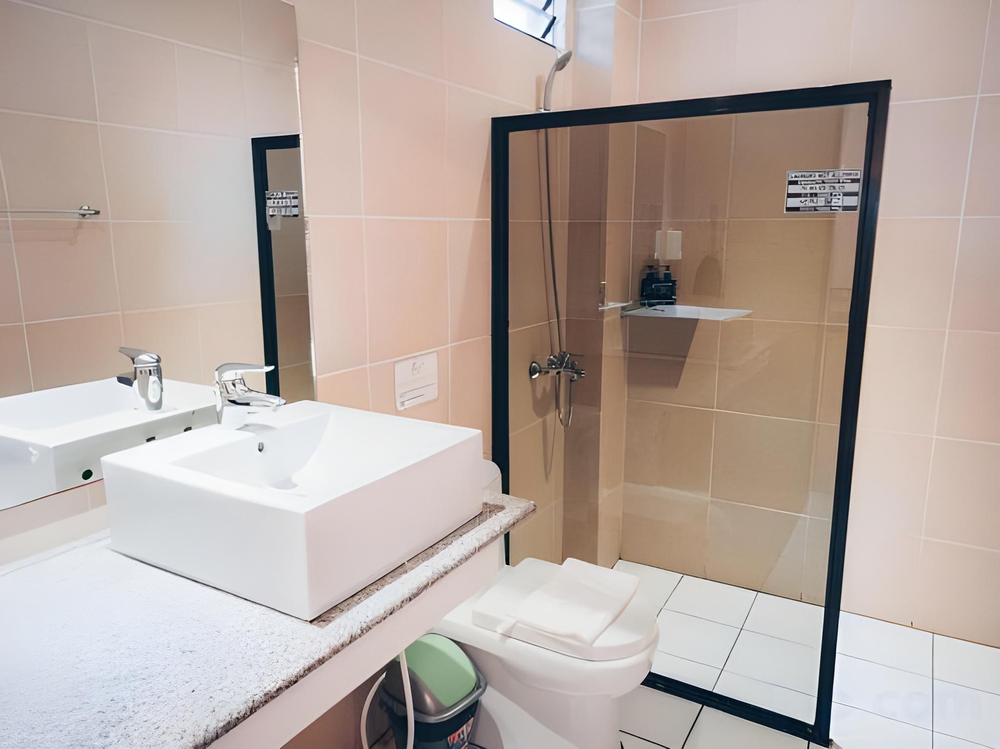 Alona Northland Resort Deluxe King 3