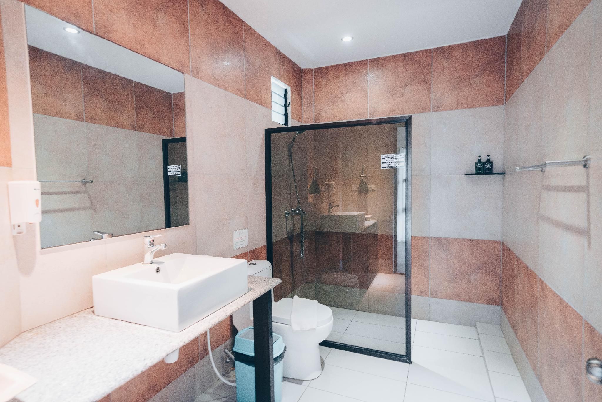 Alona Northland Resort Grand Suite 3