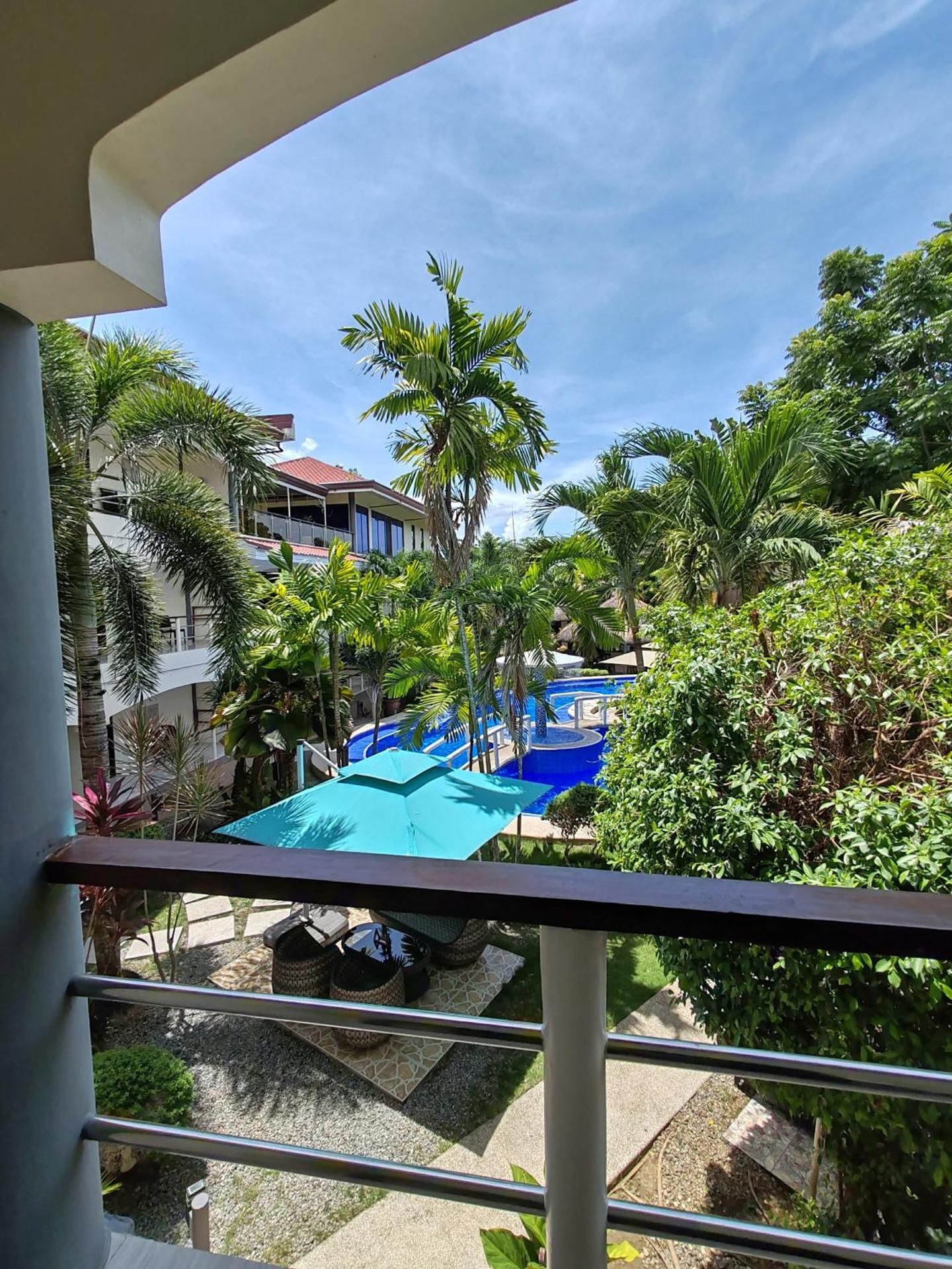 Alona Northland Resort Grand Suite 2