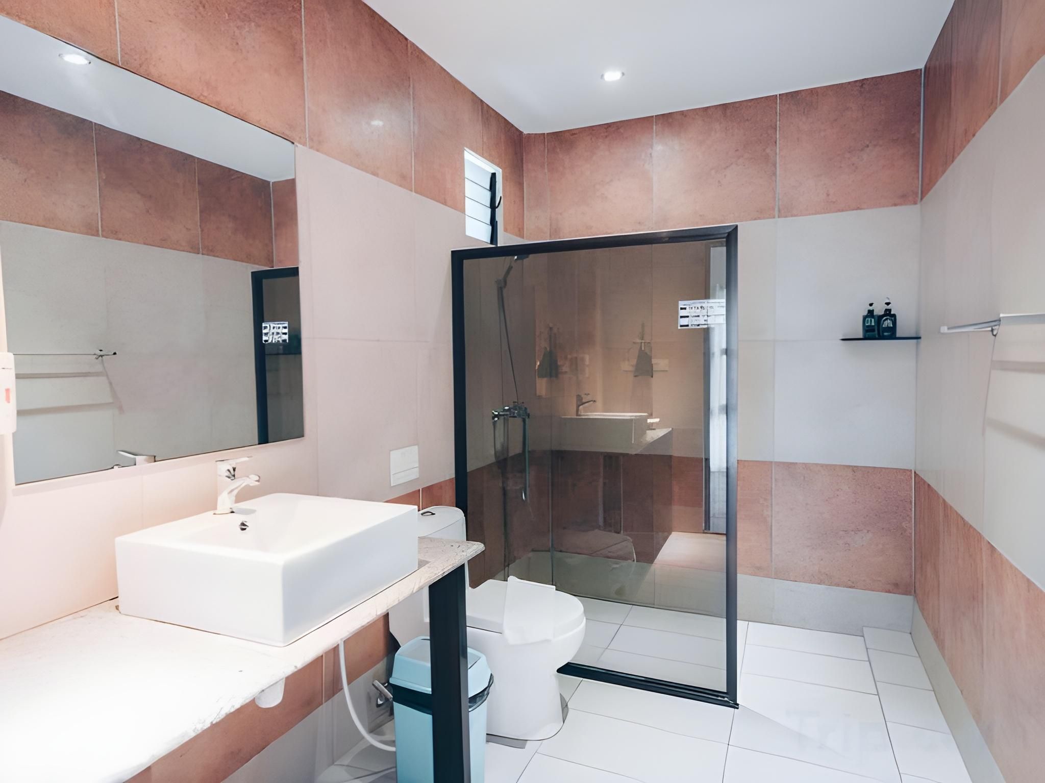 Alona Northland Resort Superior Deluxe King 3