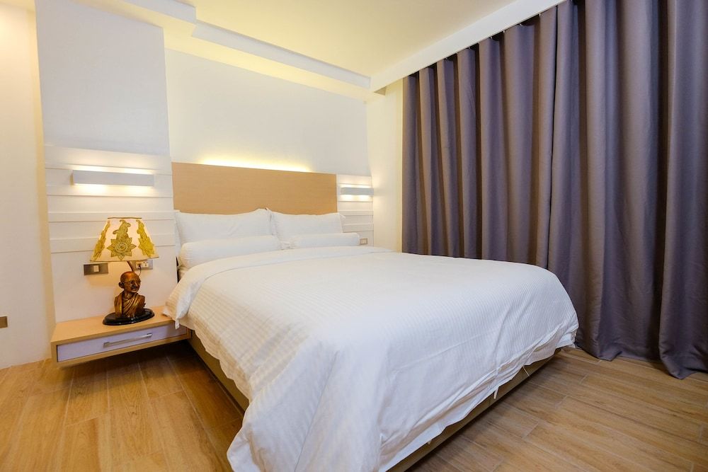 undefined Heroes Hotel 2