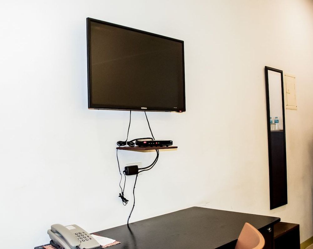 Seasons Hotel and Convention Center Deluxe Twin Room 3