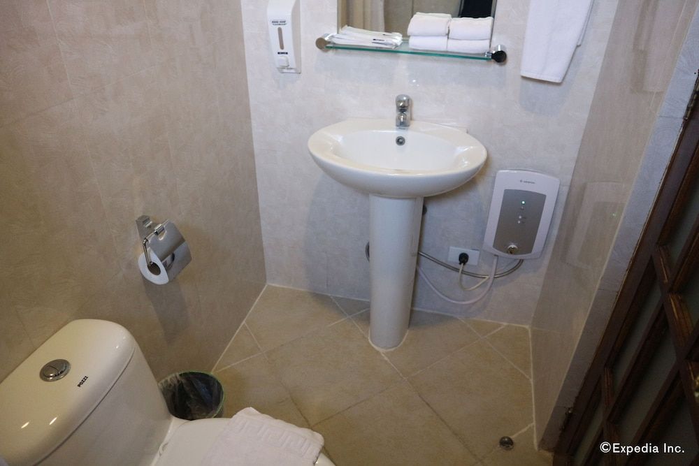 Discover Boracay Hotel and Spa Deluxe Double Room 10