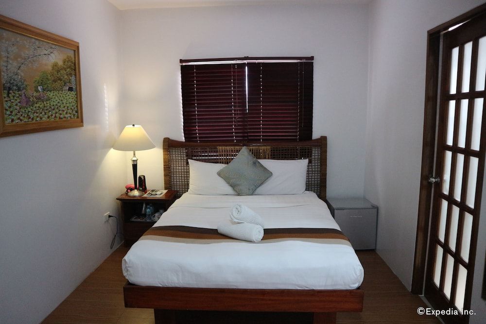 Discover Boracay Hotel and Spa Deluxe Double Room 3