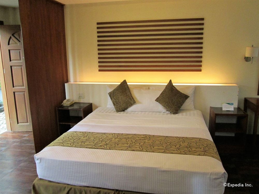 Chali Beach Resort and Conference Center Business Suite, 1 King Bed 4