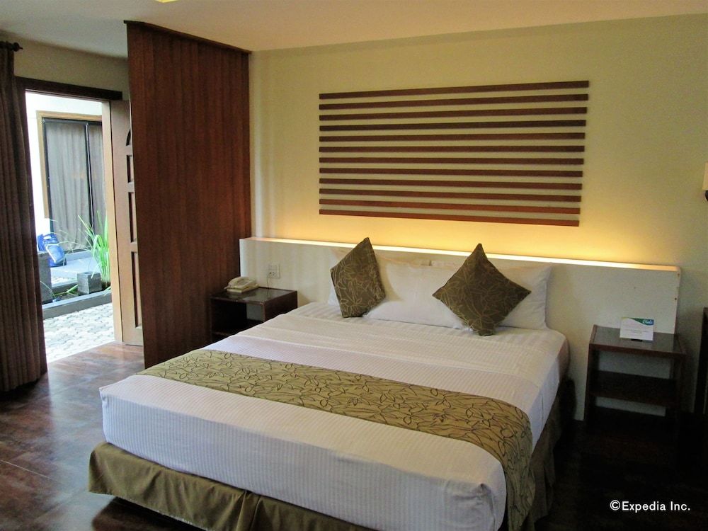 Chali Beach Resort and Conference Center Business Suite, 1 King Bed 2