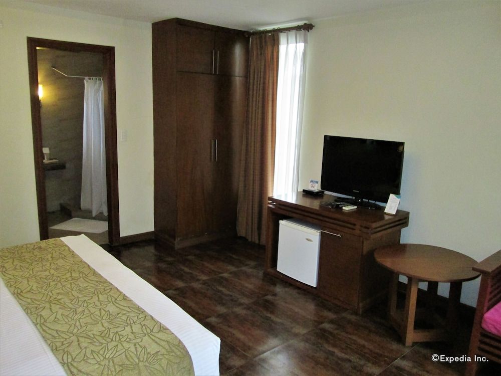 Chali Beach Resort and Conference Center Business Suite, 1 King Bed 6