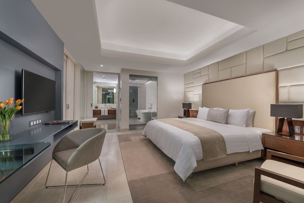 Richmonde Hotel Iloilo One Bedroom Suite