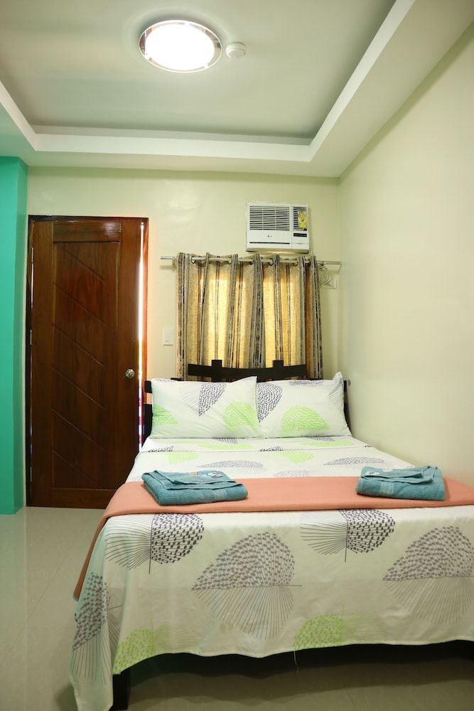 EA Apartelle - Metro Vigan - Hostel Standard Queen Room 8