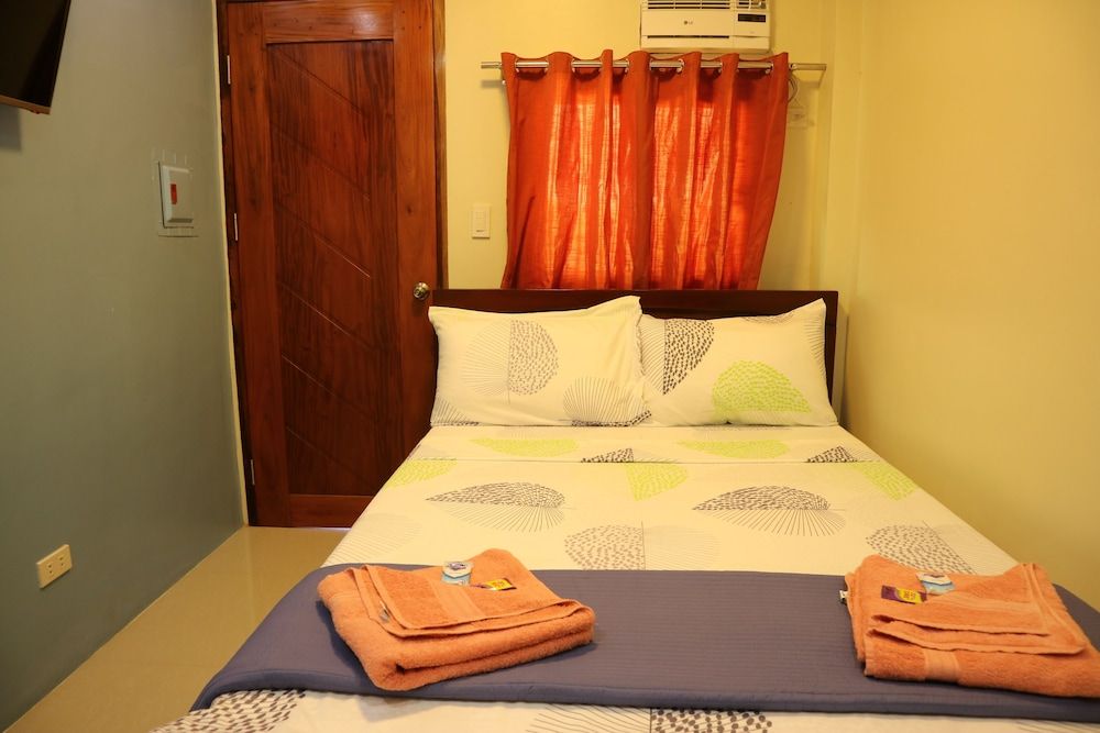 EA Apartelle - Metro Vigan - Hostel Standard Queen Room 10