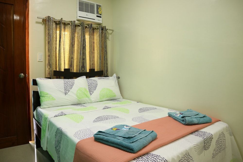 EA Apartelle - Metro Vigan - Hostel Standard Queen Room 5