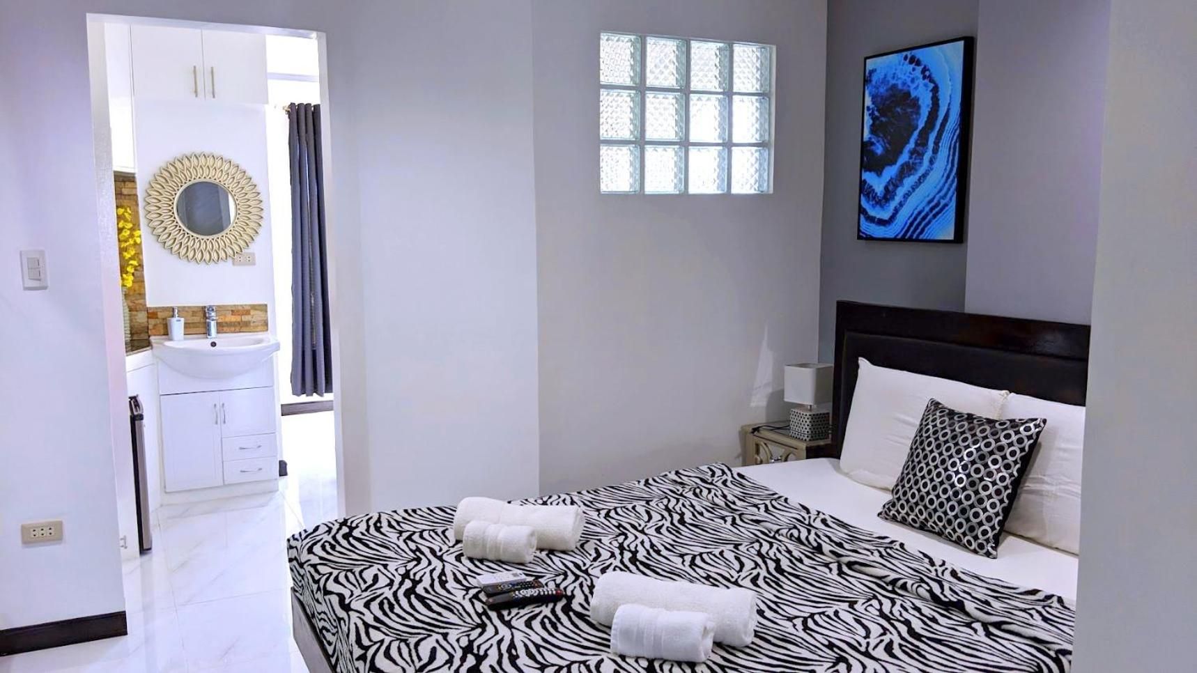 Bohol South Beach Hotel Queen Studio