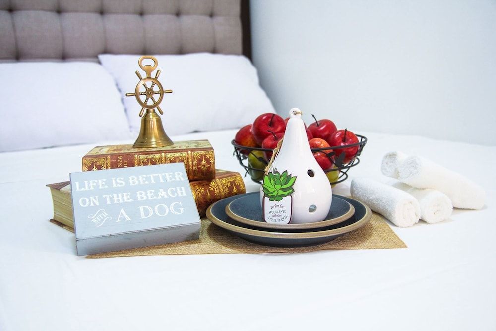 V and G Suites Limay Deluxe Room 7