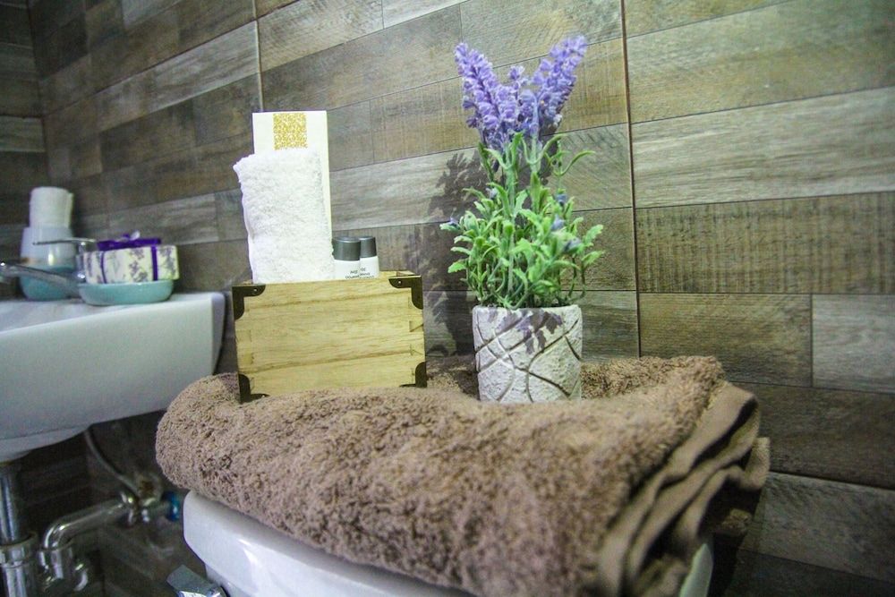 V and G Suites Limay Deluxe Room 8