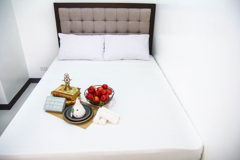 V and G Suites Limay Deluxe Room 6