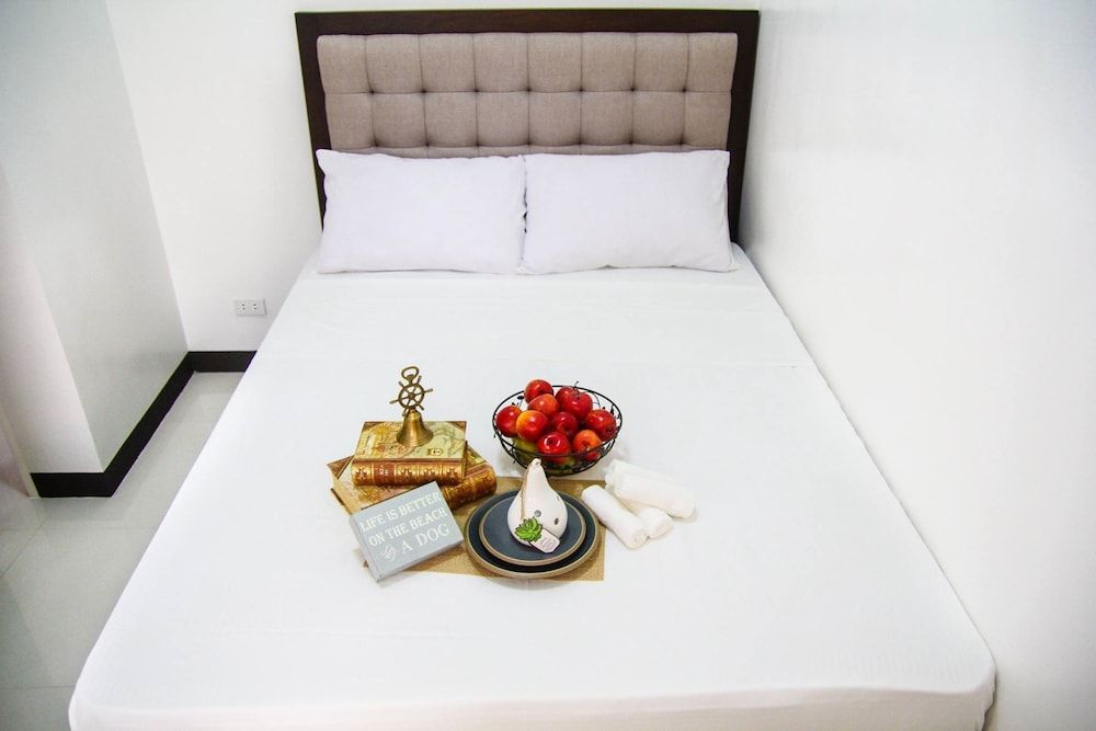 V and G Suites Limay Deluxe Room 2