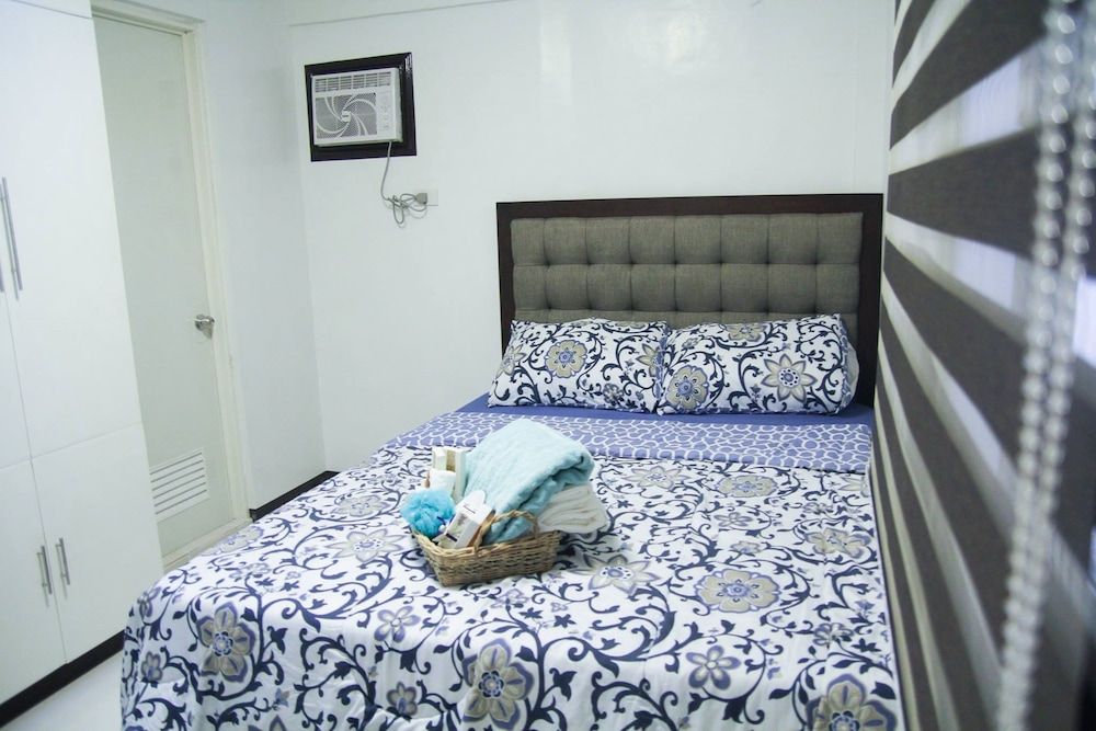 V and G Suites Limay Deluxe Room 4