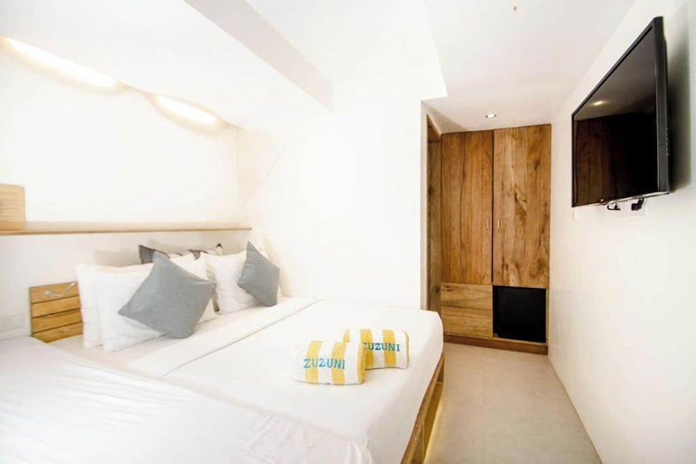 Zuzuni Boutique Hotel Standard B no window no sea view 4