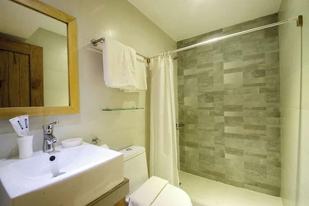 Zuzuni Boutique Hotel Standard B no window no sea view 8