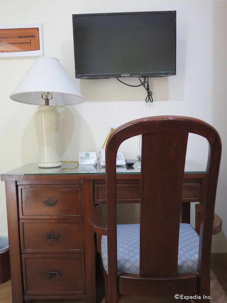 717 Cesar Place Hotel Deluxe Twin Room 5