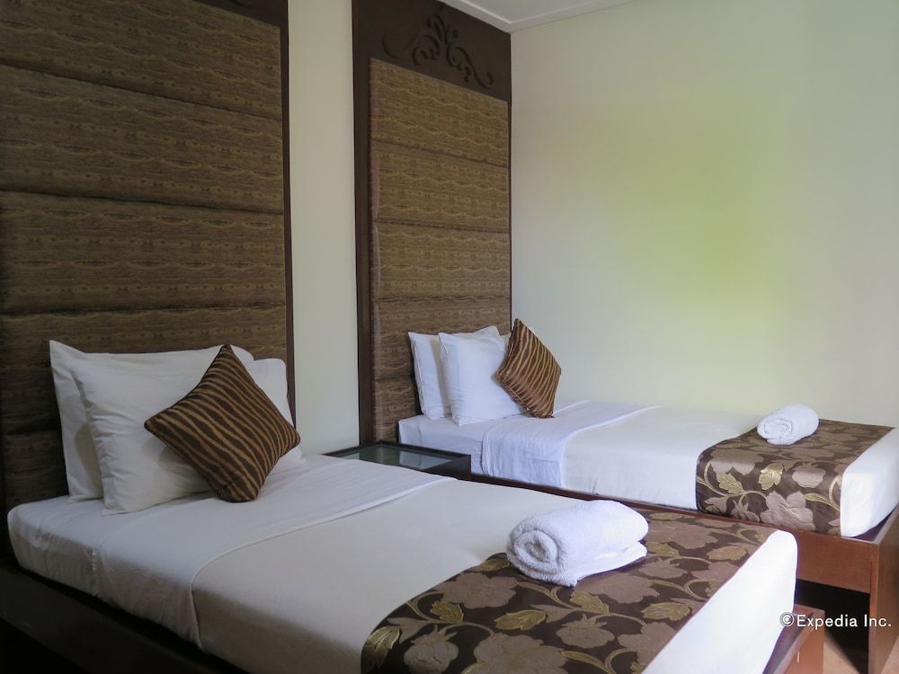 717 Cesar Place Hotel Deluxe Twin Room 4