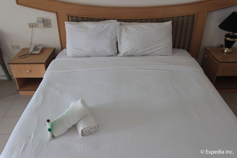 Wild Orchid Beach Resort Beach Front Room 2