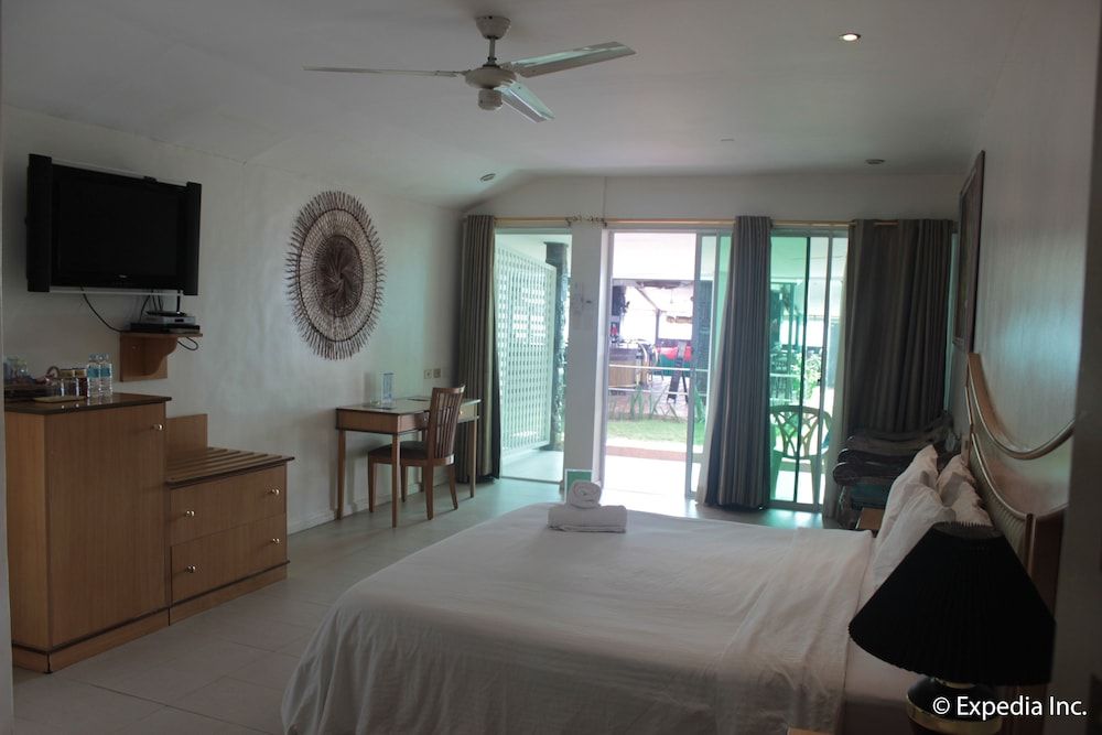 Wild Orchid Beach Resort Beach Front Room 17