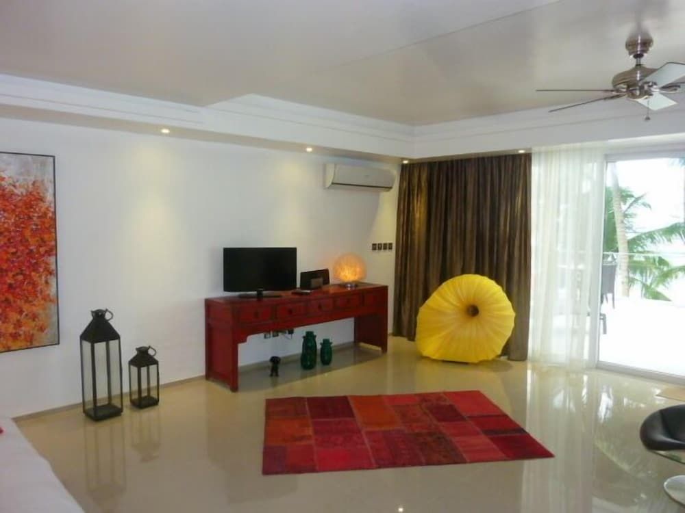 Sundown Beach Studios Premier Room 10