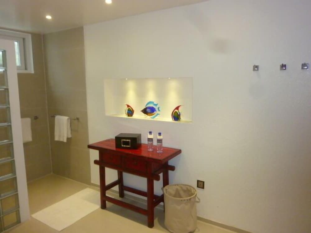 Sundown Beach Studios Deluxe Room 7