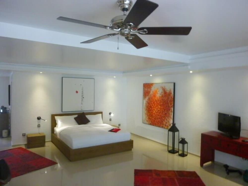 Sundown Beach Studios Deluxe Room 3