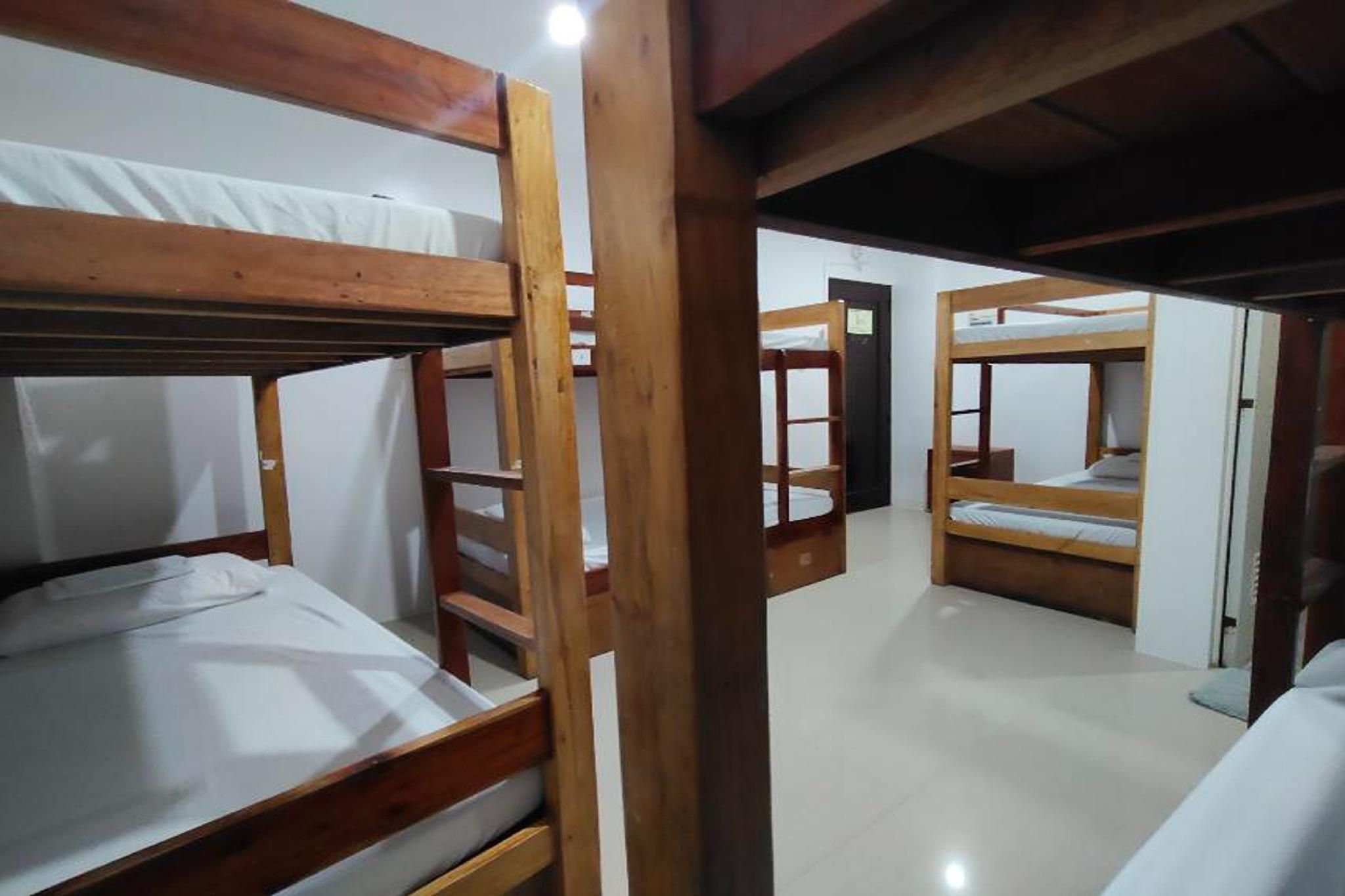 Mixed Dormitory - 8 Bunk Beds