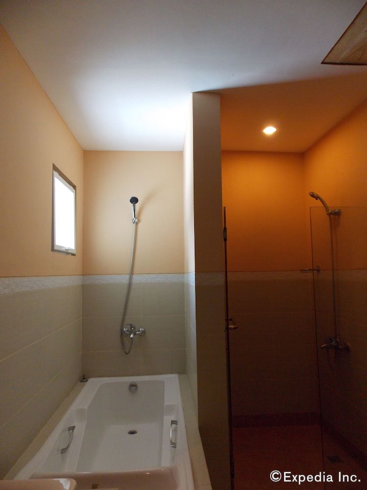 Bearland Paradise Resort Deluxe Budget Bedroom A 12